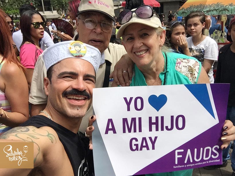 Marcha-LGBT-Medellin-yo-amo-a-mi-hijo-gay